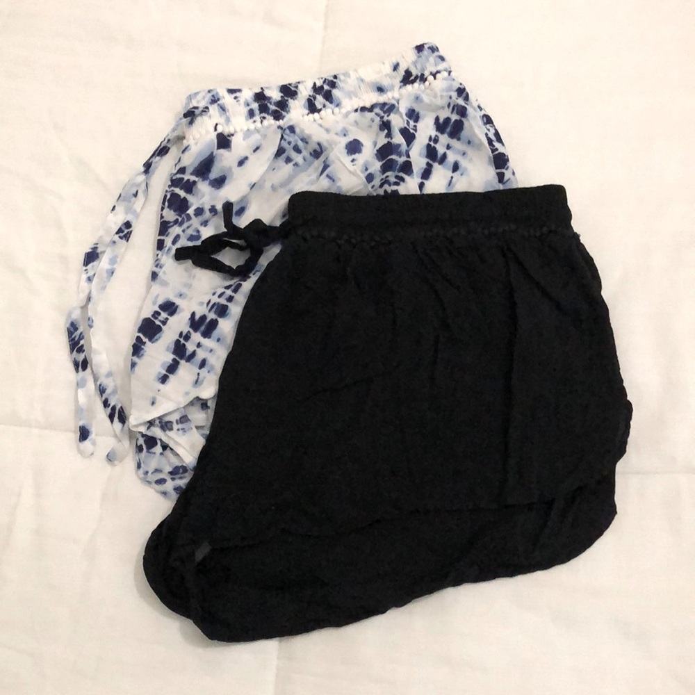 Bundle of 2 Victoria’s Secret shorts, size XS